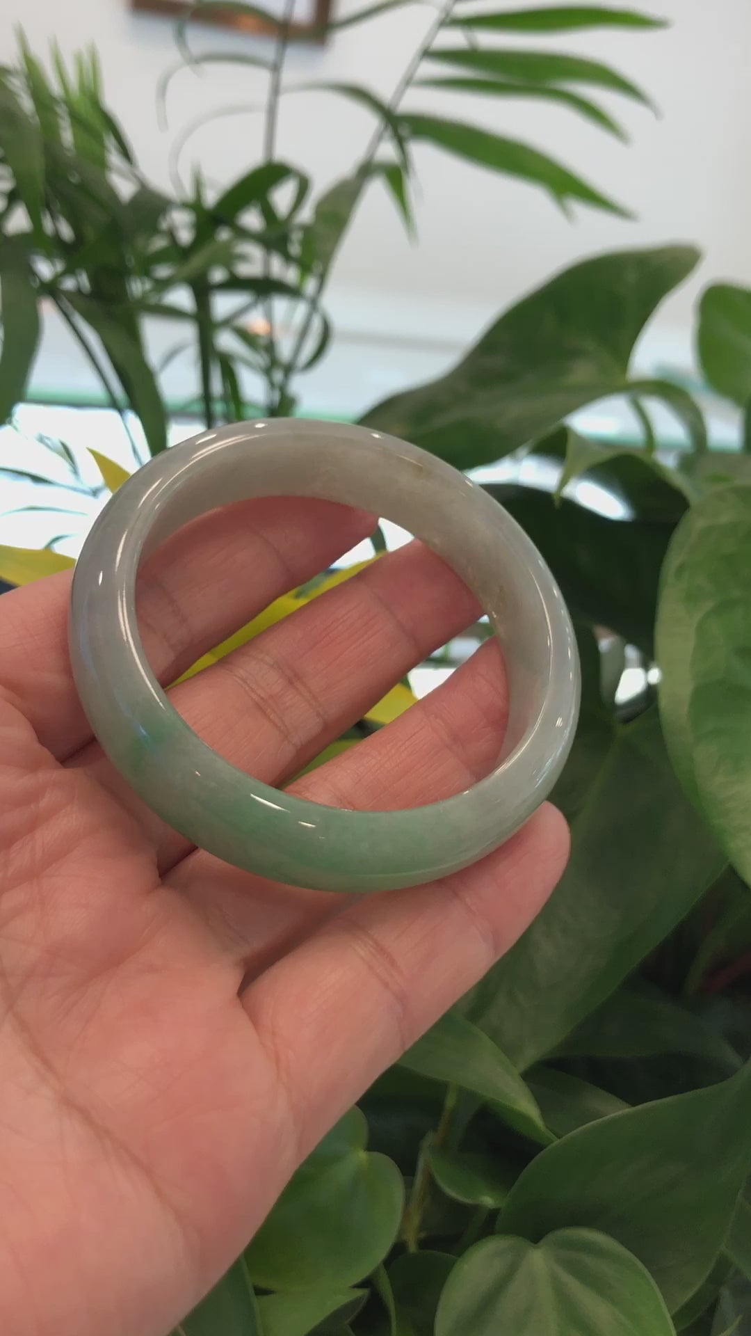 Load and play video in Gallery viewer, RealJade® Co. Classic Forest Green Natural Burmese Jadeite Jade Bangle (55.56 mm) #754
