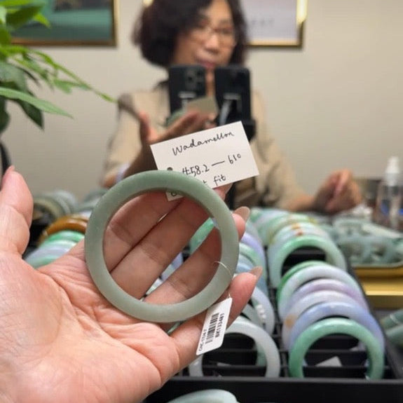 "Live" Natural  Green Jadeite Jade Bangle(04/17/26)
