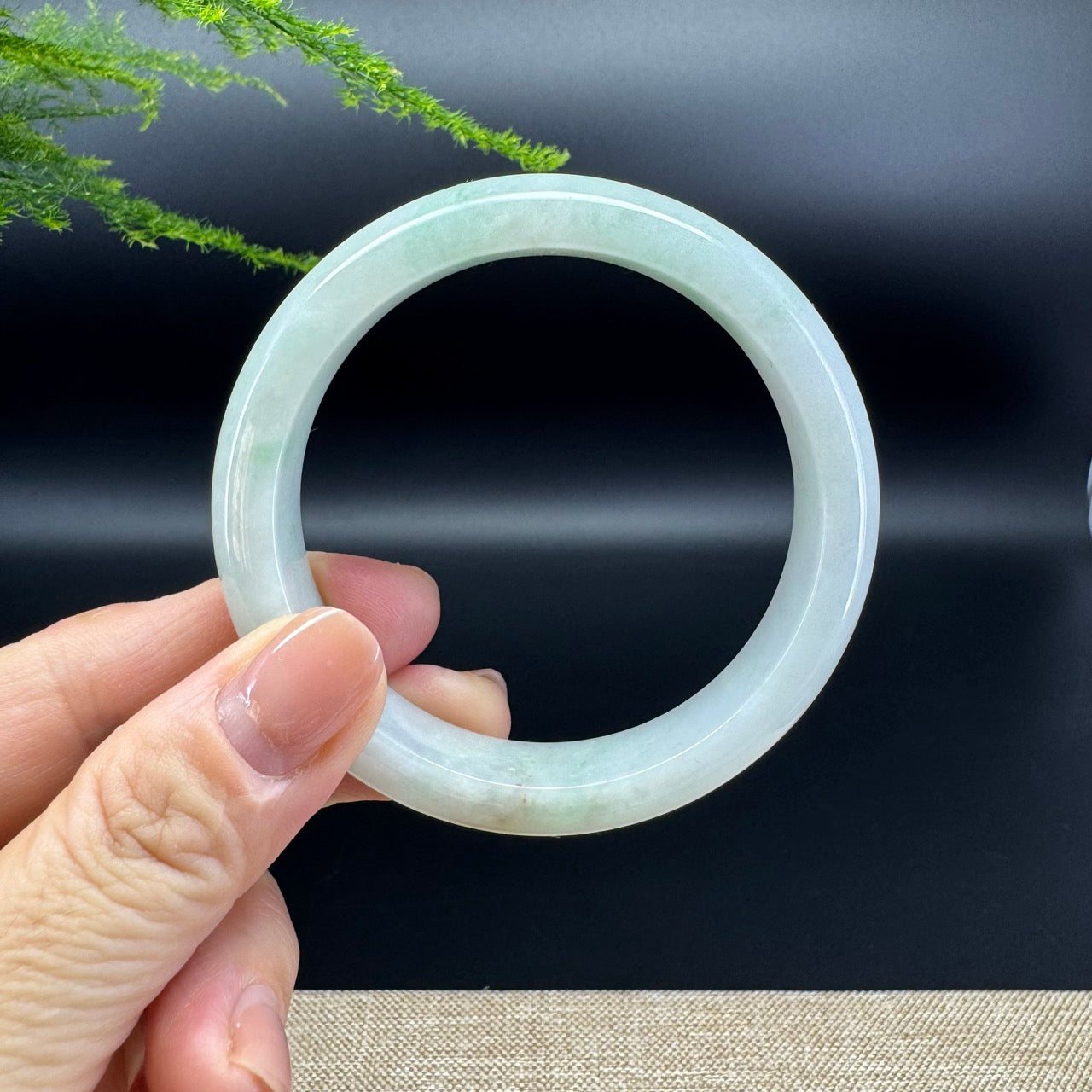 Genuine Burmese Green Jade Jadeite Bangle Bracelet ( 56.9mm )