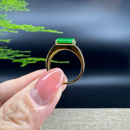 RealJade® "Signature Signet" 18K Yellow Gold  Imperial Green Jadeite Jade Diamonds Classic Ring