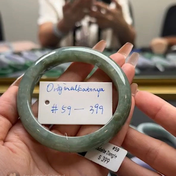"Live" Natural Oil Green Jadeite Jade Bangle(06/12/26)