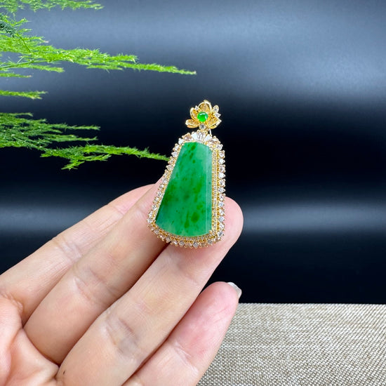 18K Yellow Gold High-End Imperial Jadeite Jade "Ping An Wu Shi Pai" Necklace with Diamonds