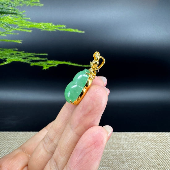 RealJade® Co. Genuine Green Jadeite Jade Good Luck Hulu Bottle Gourd Necklace With 18K Yellow Gold Diamonds Bail