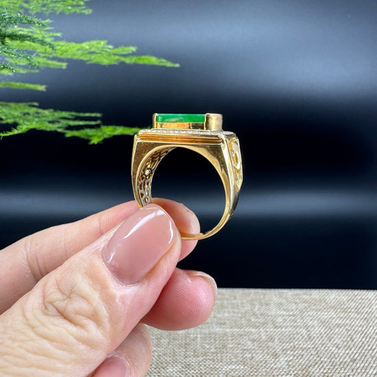 RealJade® "Signature Signet" 18K Yellow Gold  Imperial Jadeite Jade Classic Men's Ring