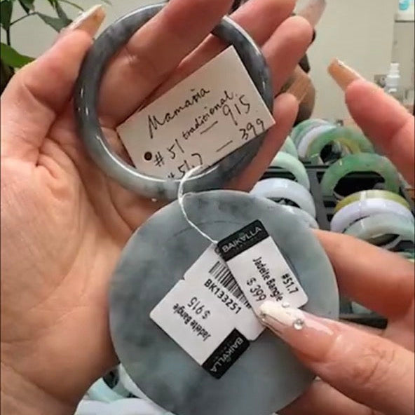 "Live" Natural Wuji Green Jadeite Jade Traditional Bangle (05/08/26)