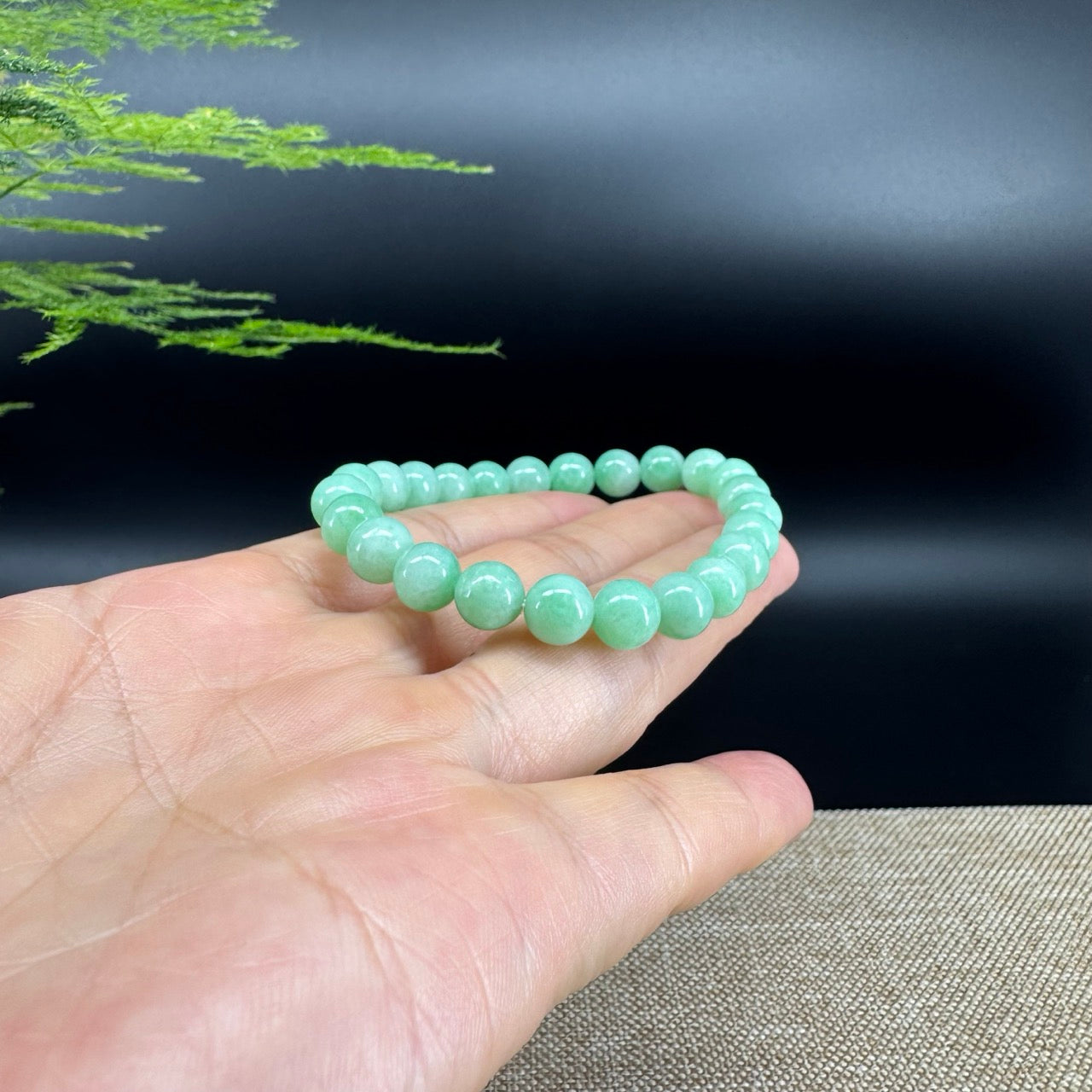 RealJade® Co. Genuine Jadeite Jade Round Apple Green Beads Bracelet (7.5mm)