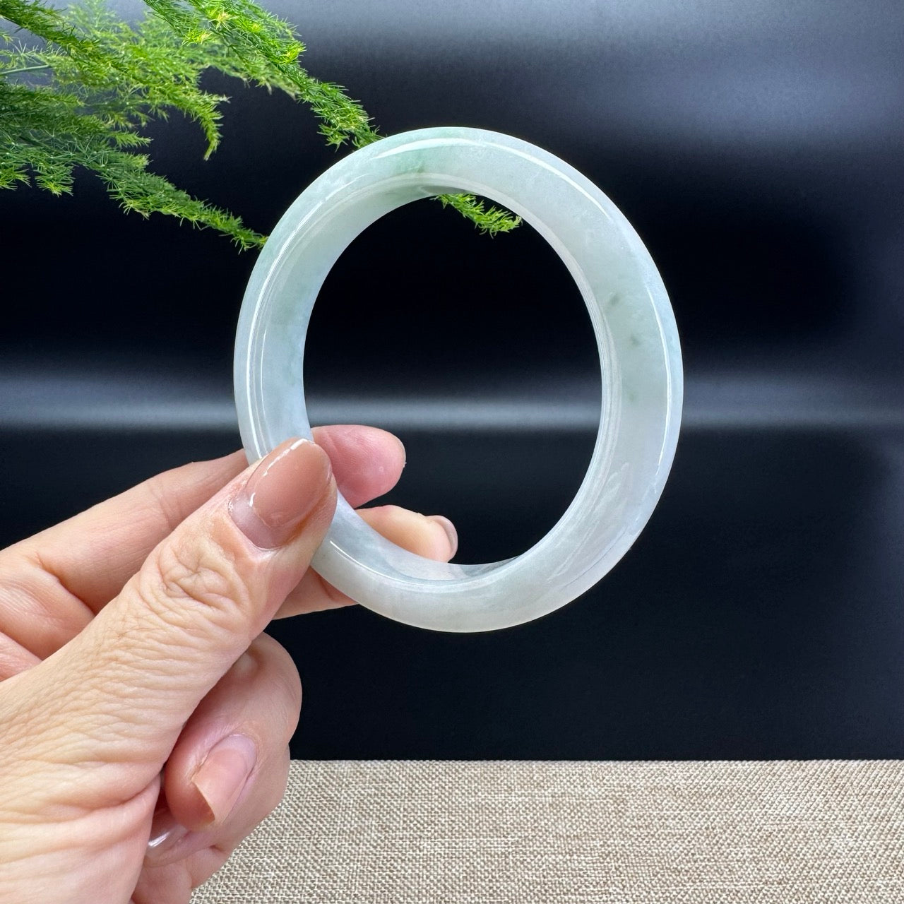 Genuine Burmese Green Jade Jadeite Bangle Bracelet ( 58.6mm )