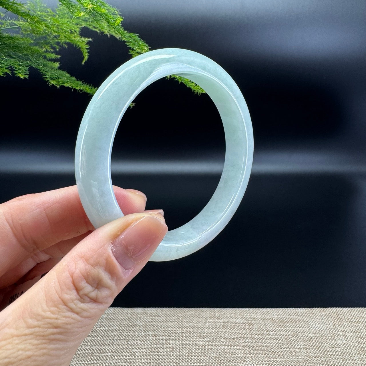 Genuine Burmese Green Jade Jadeite Bangle Bracelet ( 58.4mm )