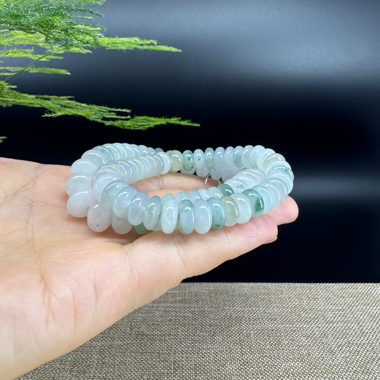"Lucky Coin" Koukou Jadeite Jade 9 mm Icy Green Beads Bracelet ( 9mm )