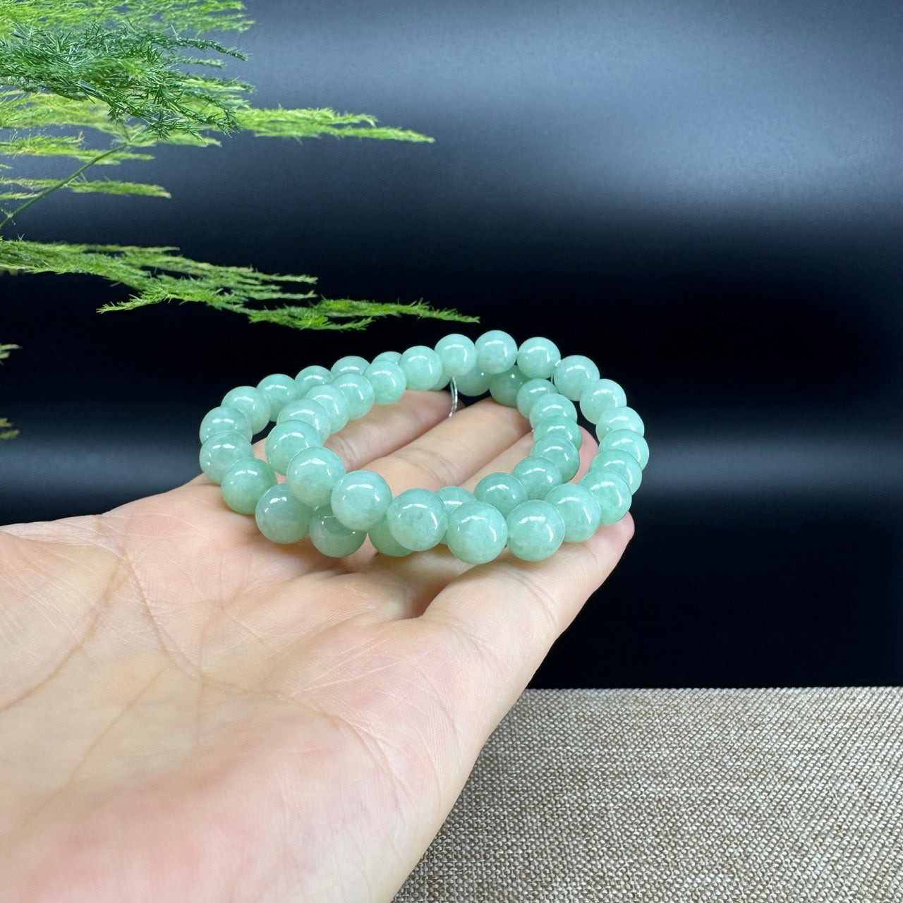 Genuine Jadeite Jade Round Apple Green  Beads Bracelet (8.5 mm)