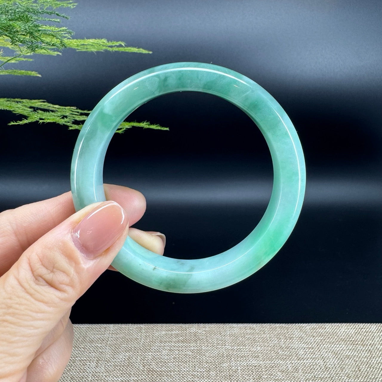 Genuine Burmese Green Jade Jadeite Bangle Bracelet ( 56.5mm )