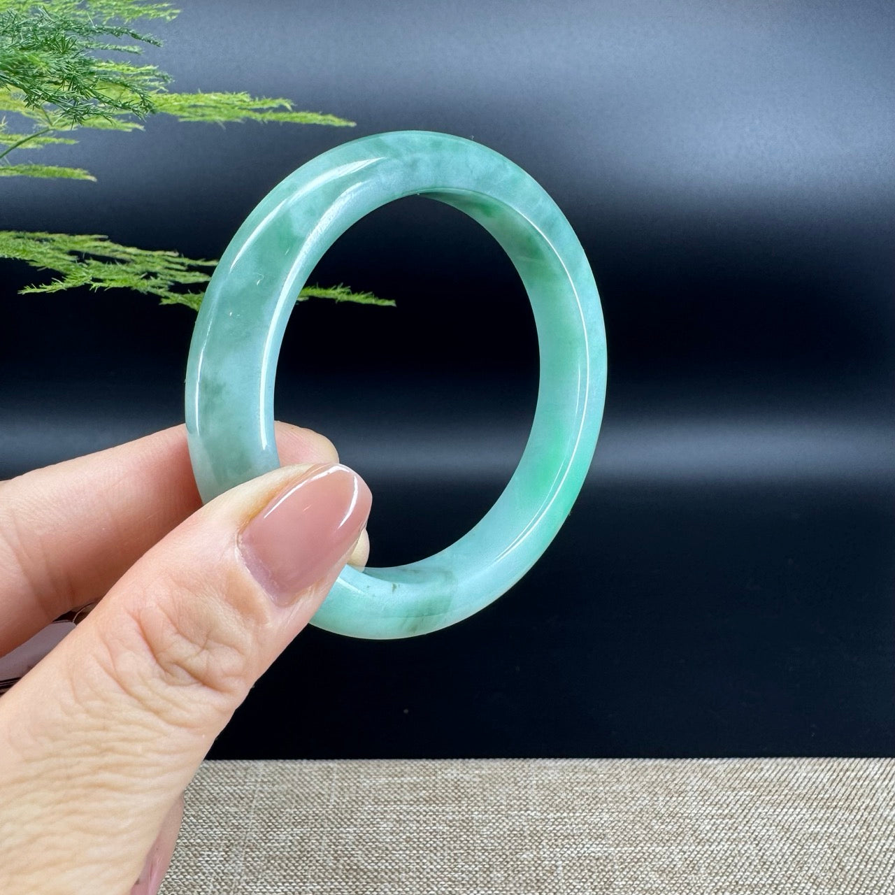 Genuine Burmese Green Jade Jadeite Bangle Bracelet ( 56.5mm )