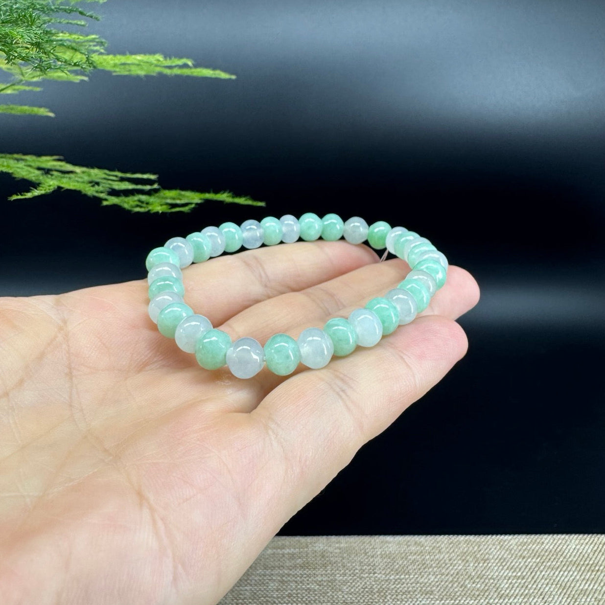 "Lucky Coin" Koukou Jadeite Jade Icy Green Beads Bracelet ( 7mm )