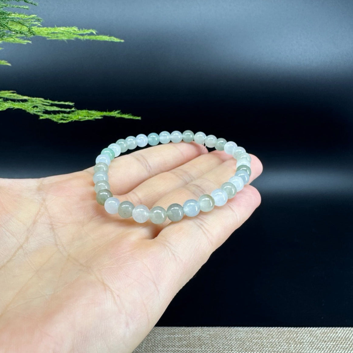 Natural Jadeite Jade Round Icy Green Beads Bracelet ( 6 mm )