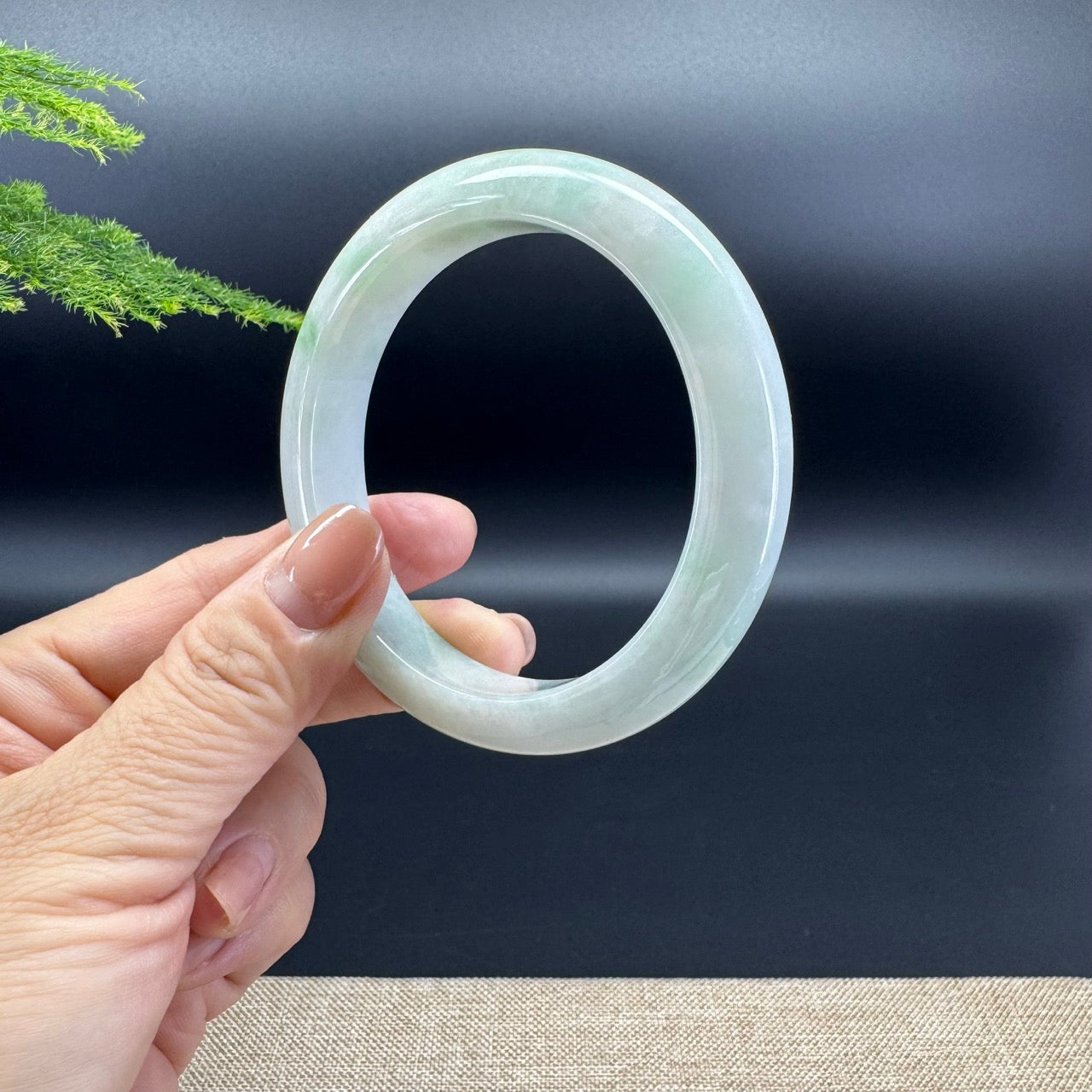 Genuine Burmese Green Jade Jadeite Bangle Bracelet ( 59.1mm )