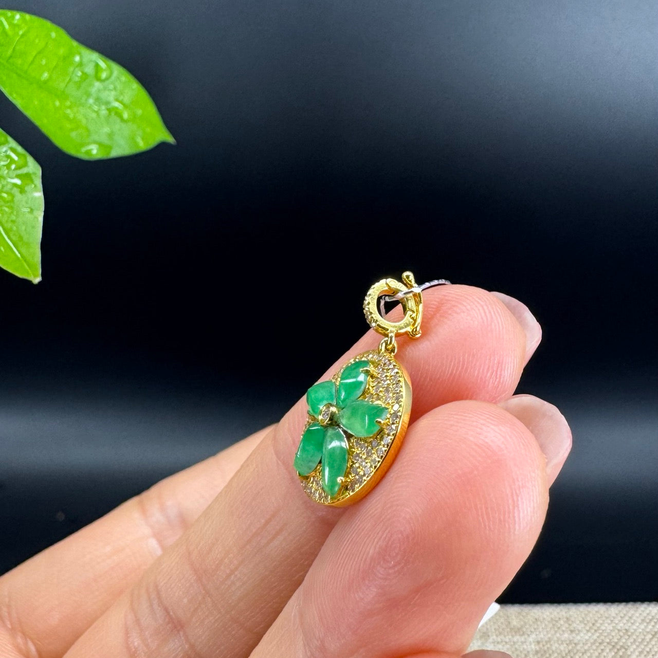 RealJade® 18k Gold Genuine imperial Jadeite Flower Pendant Necklace With Diamond