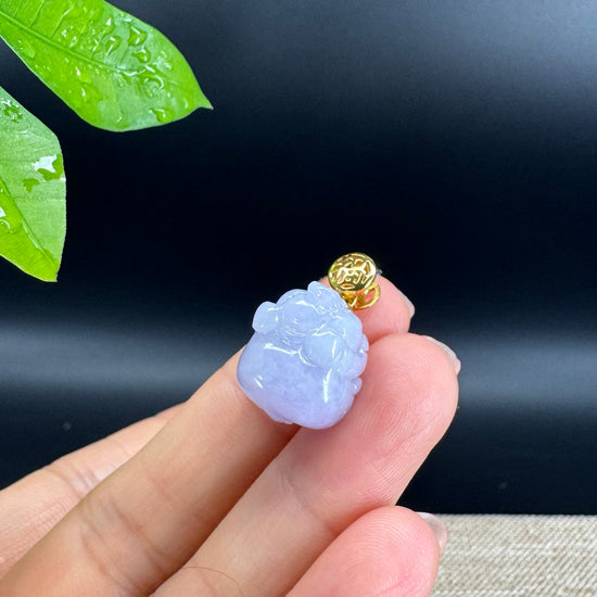 18K Yellow Gold Genuine Icy Lavender Jadeite Jade Lucky Pig Pendant Necklace