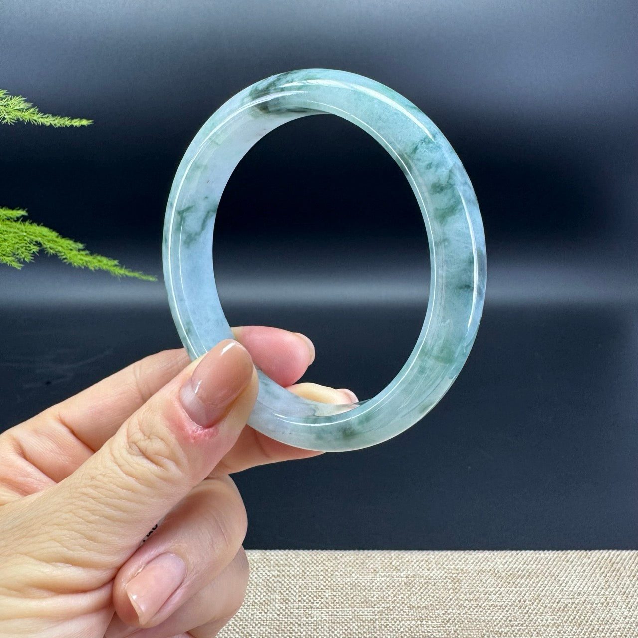 Genuine Burmese Green Jade Jadeite Bangle Bracelet ( 61.6mm )