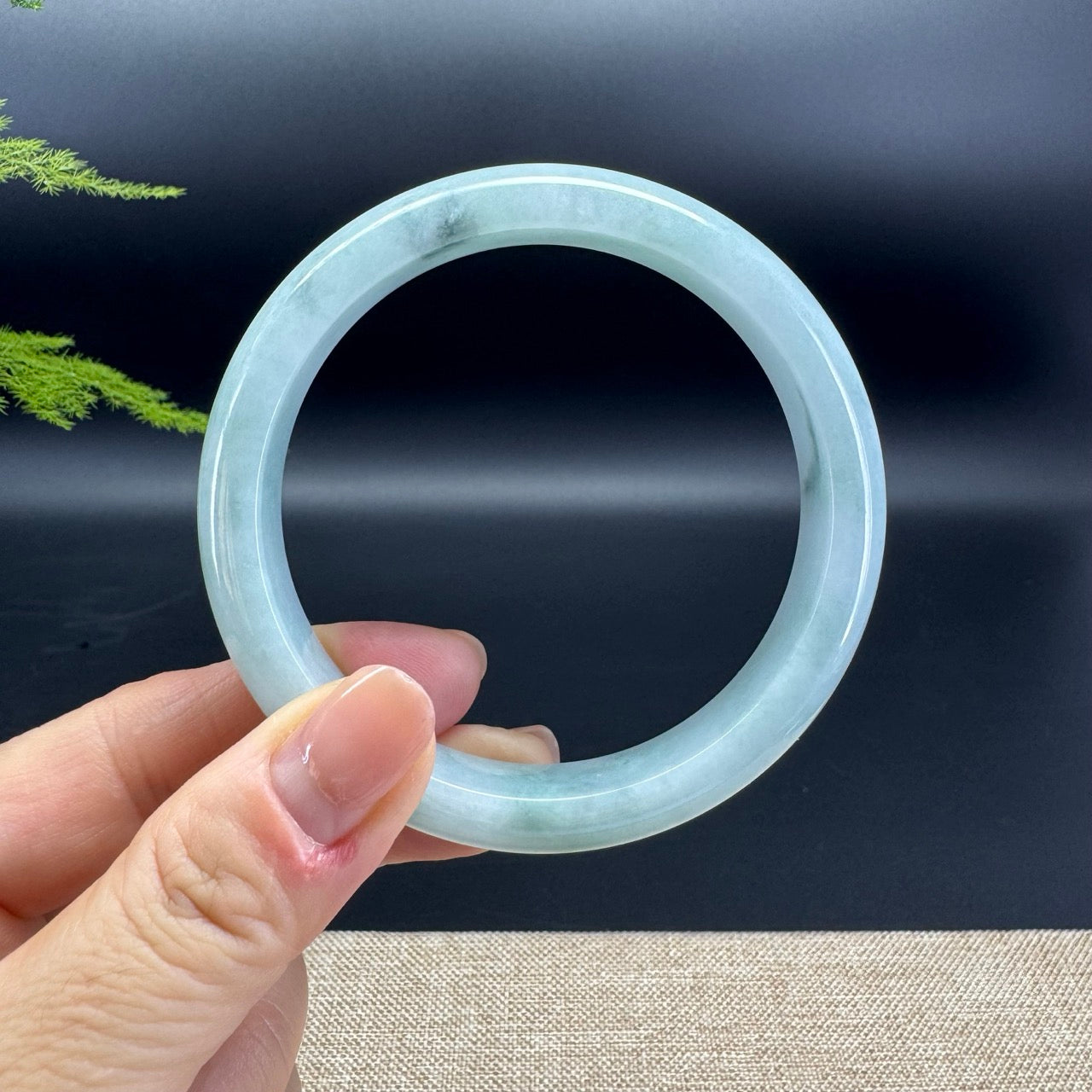 Genuine Burmese Green Jade Jadeite Bangle Bracelet ( 61.9mm )