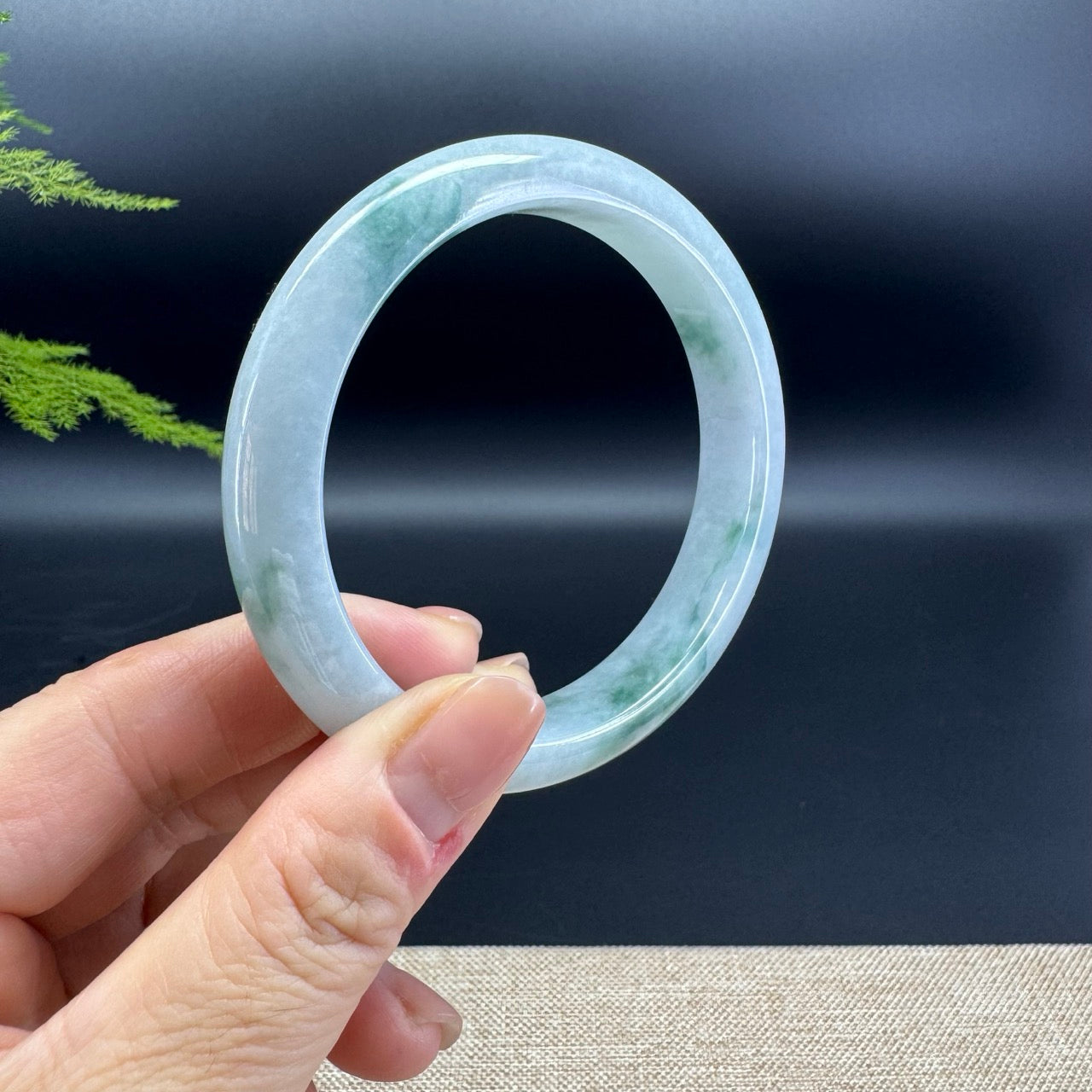 Genuine Burmese Green Jade Jadeite Bangle Bracelet ( 61.6mm )