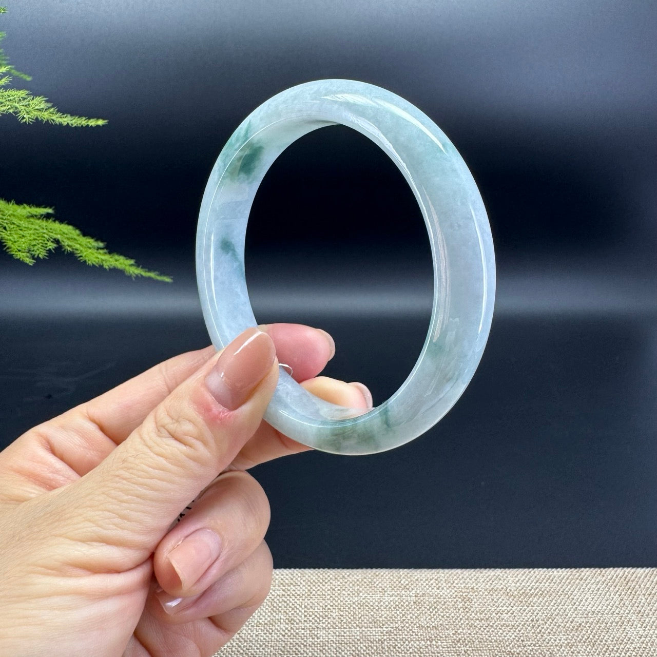 Genuine Burmese Green Jade Jadeite Bangle Bracelet ( 61.6mm )