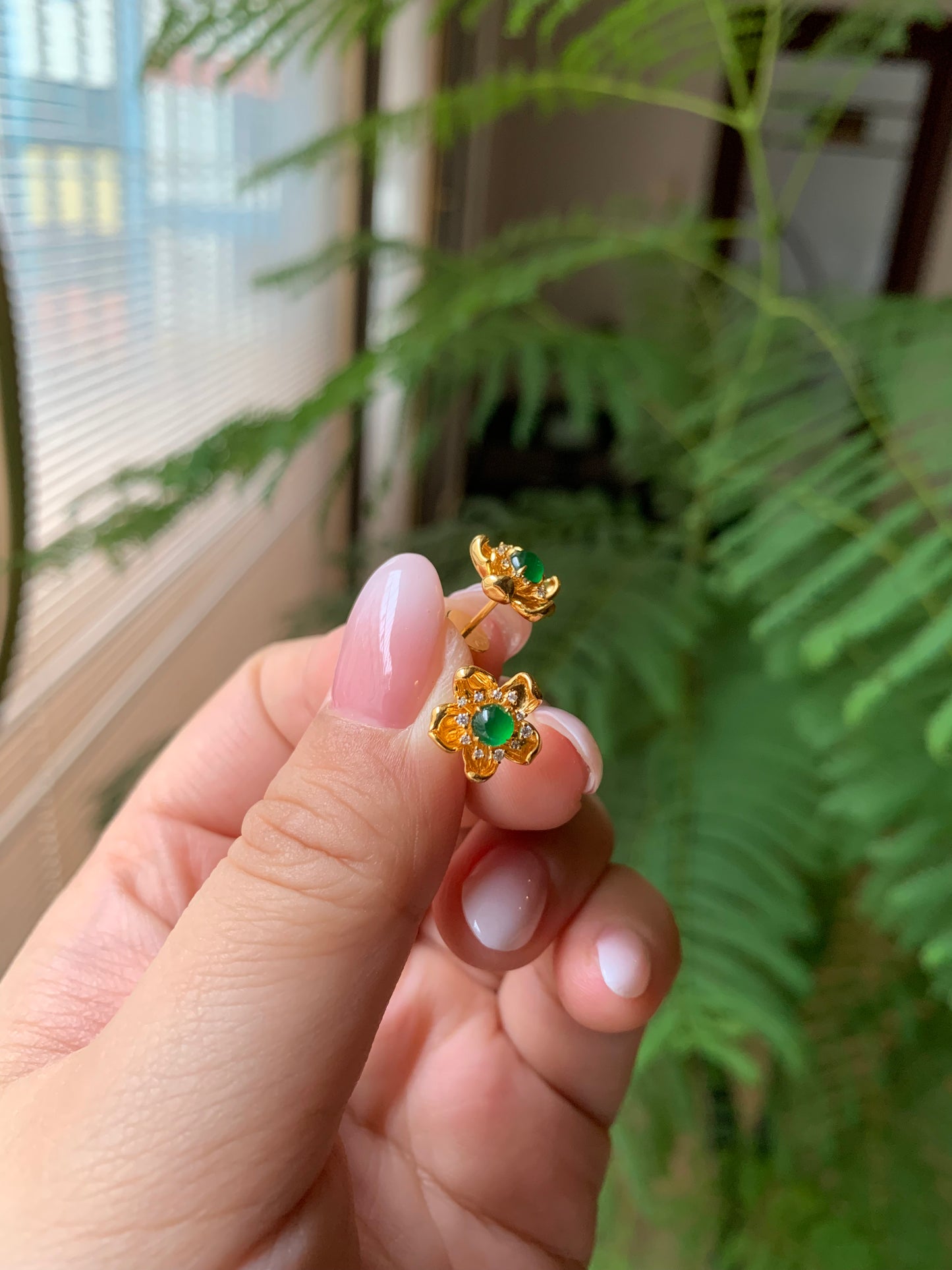 "Live" 18K Yellow Gold Custom Flower Earring