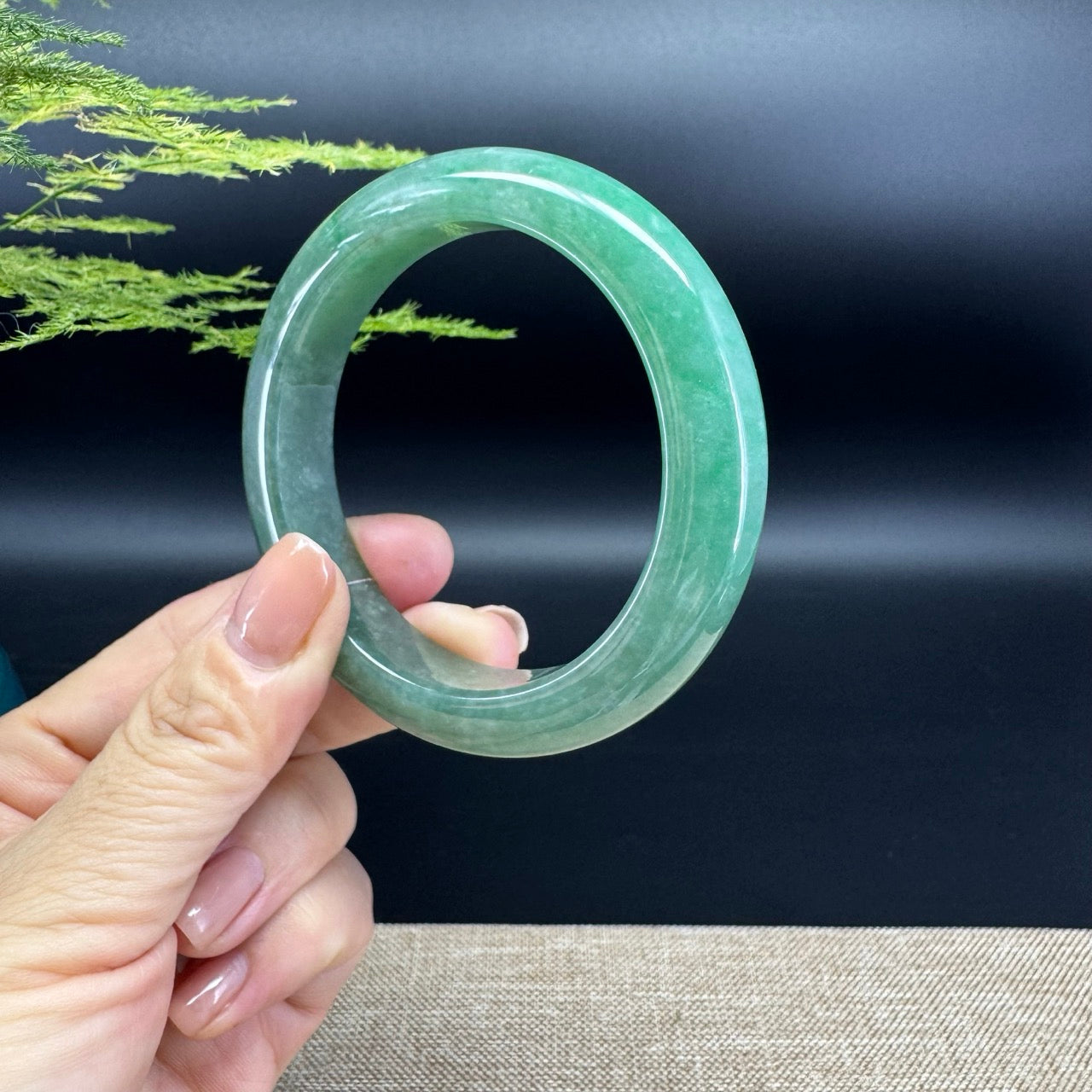 Genuine Burmese Green Jade Jadeite Bangle Bracelet ( 58.2mm )