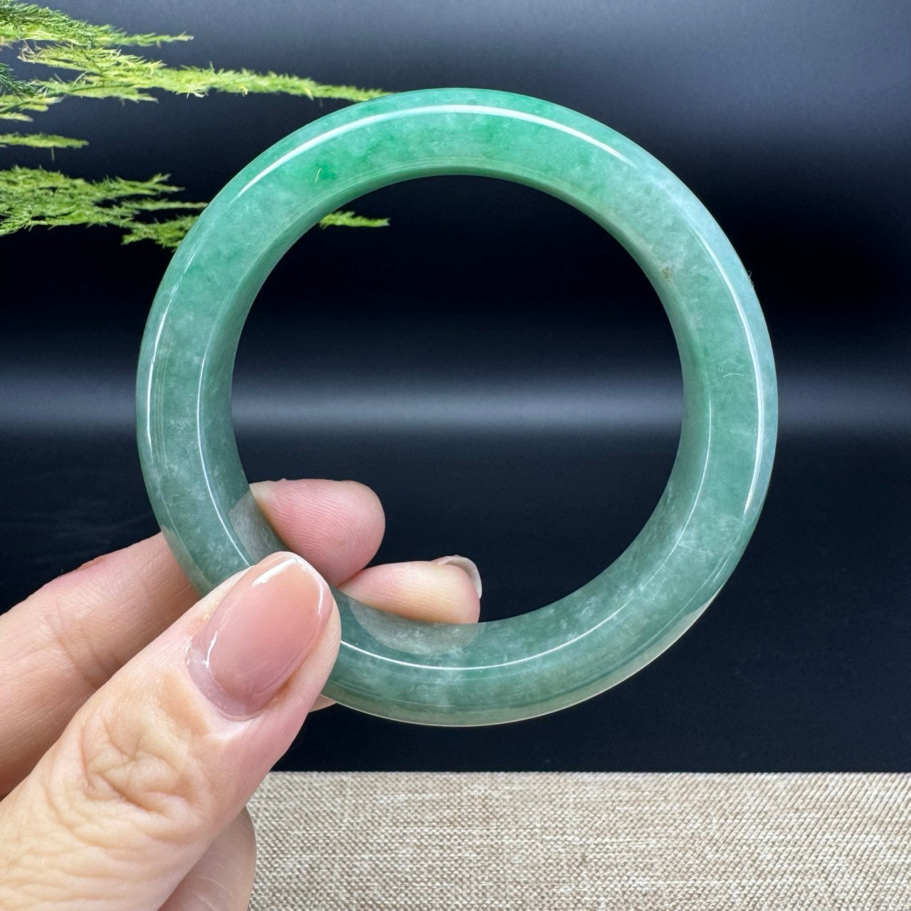 Genuine Burmese Green Jade Jadeite Bangle Bracelet ( 58.2mm )