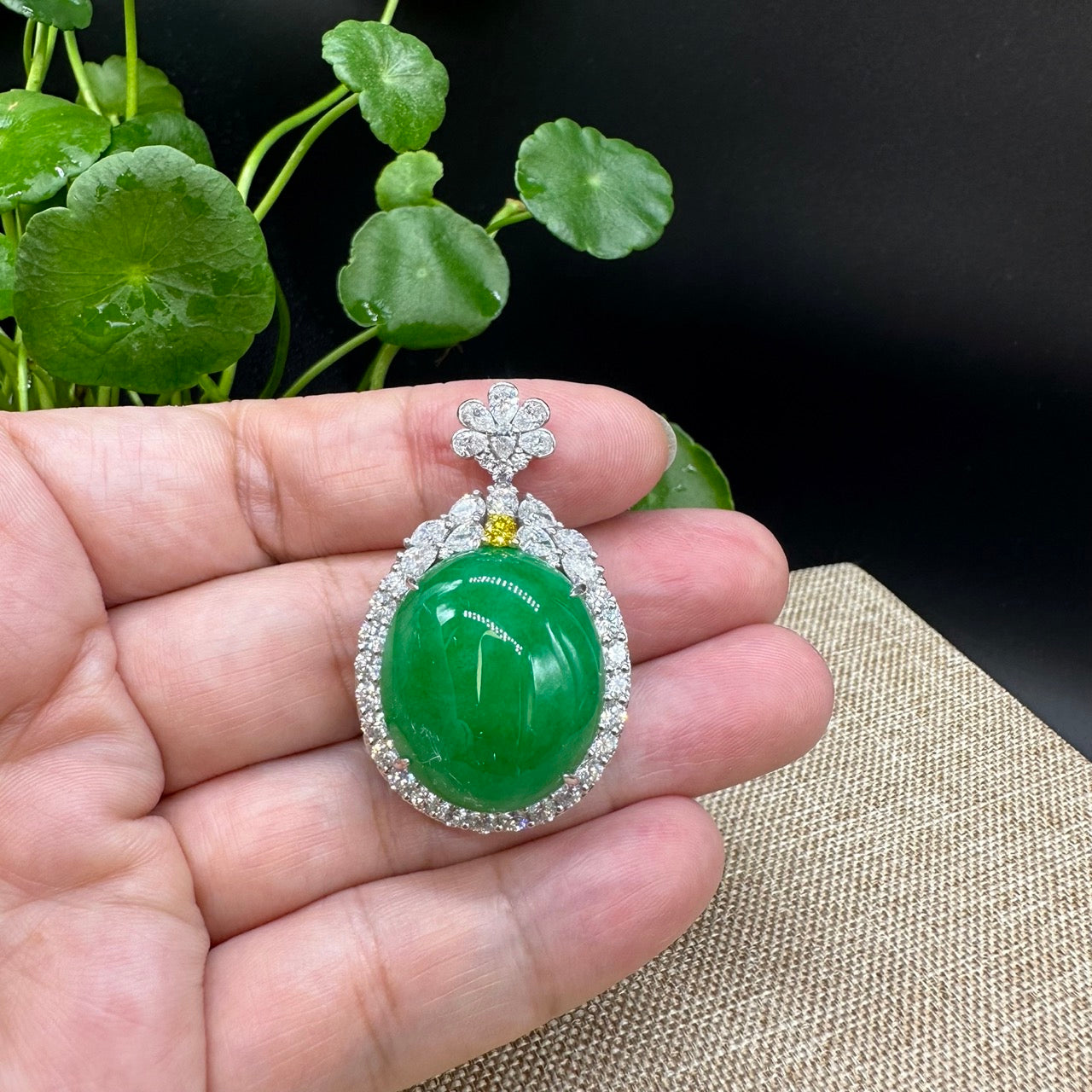 Genuine Green Jadeite Jade Leaf Necklace With VSI Diamond Gold Bail –  RealJade® Co.