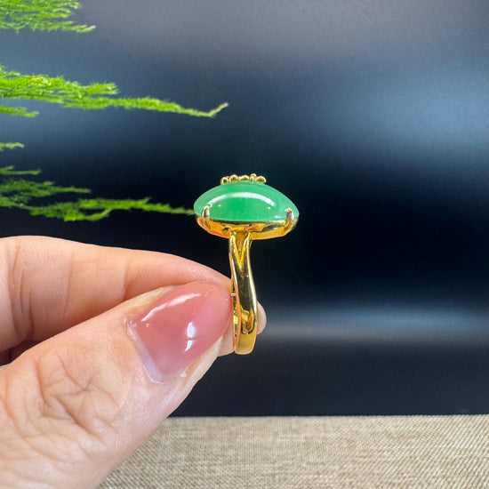 RealJade® "Signature Signet" 18K Yellow Gold Green Imperial Jadeite Jade Classic Ring