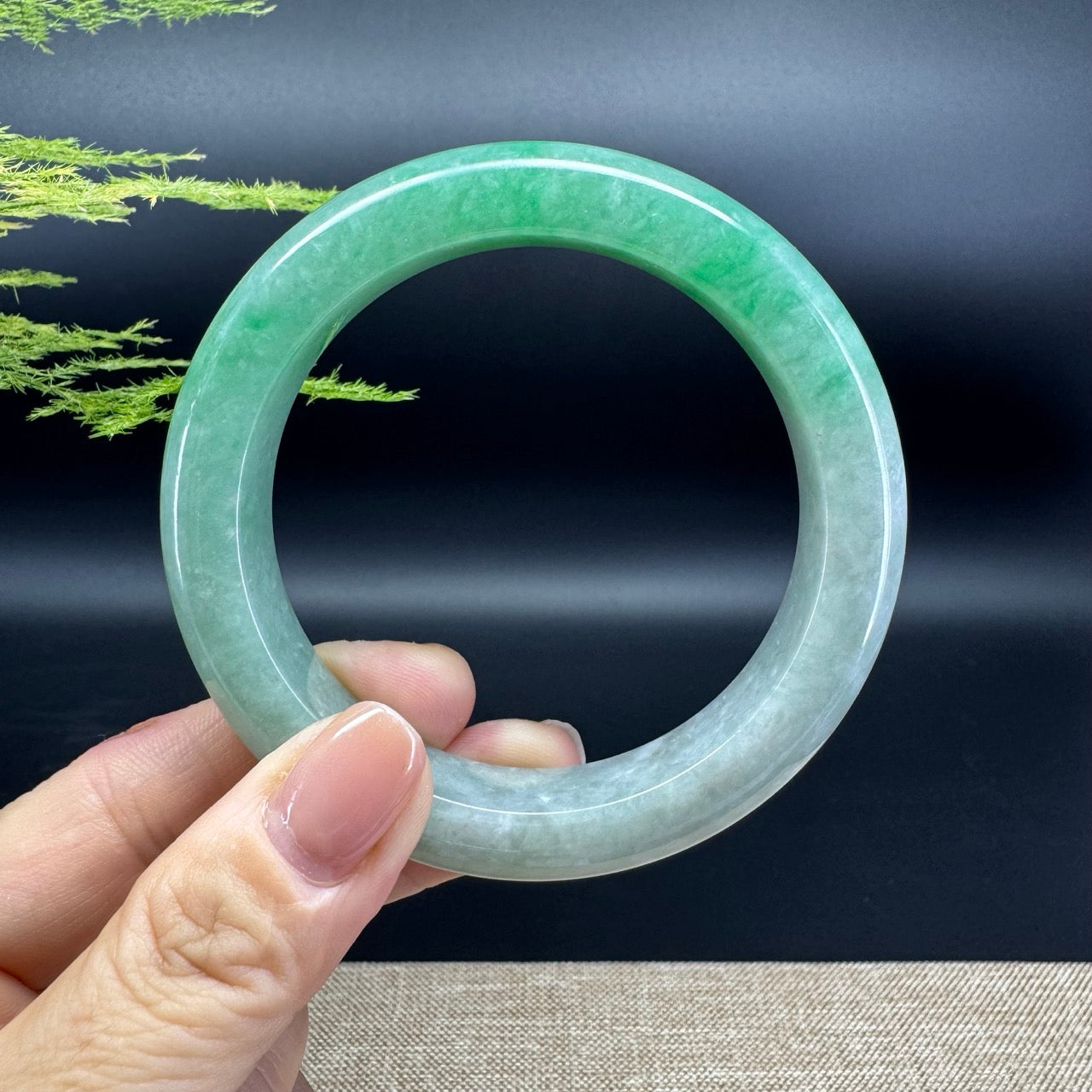 Genuine Burmese Green Jade Jadeite Bangle Bracelet ( 59.4mm )