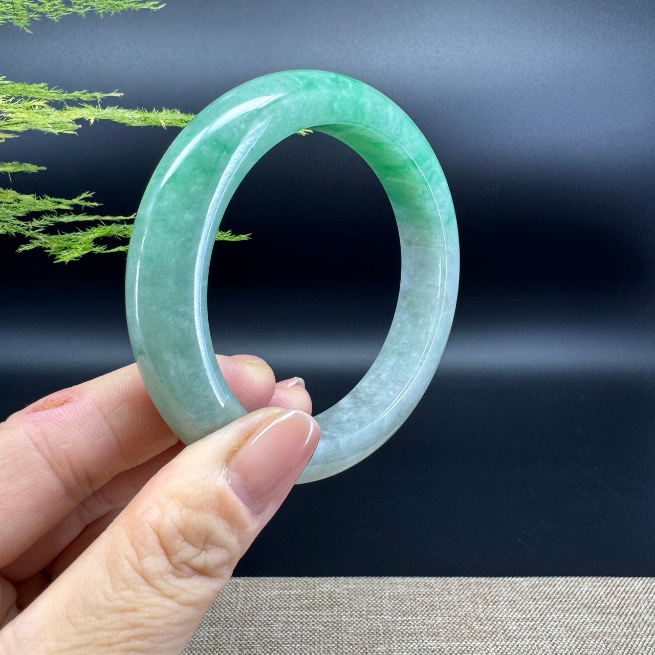 Genuine Burmese Green Jade Jadeite Bangle Bracelet ( 59.4mm )