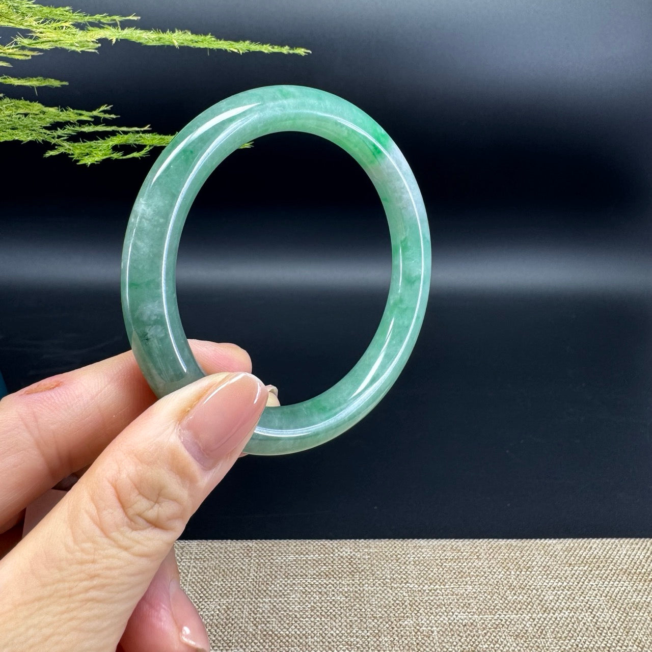 Genuine Burmese Green Jadeite Jade Bangle Bracelet ( 59.7mm )