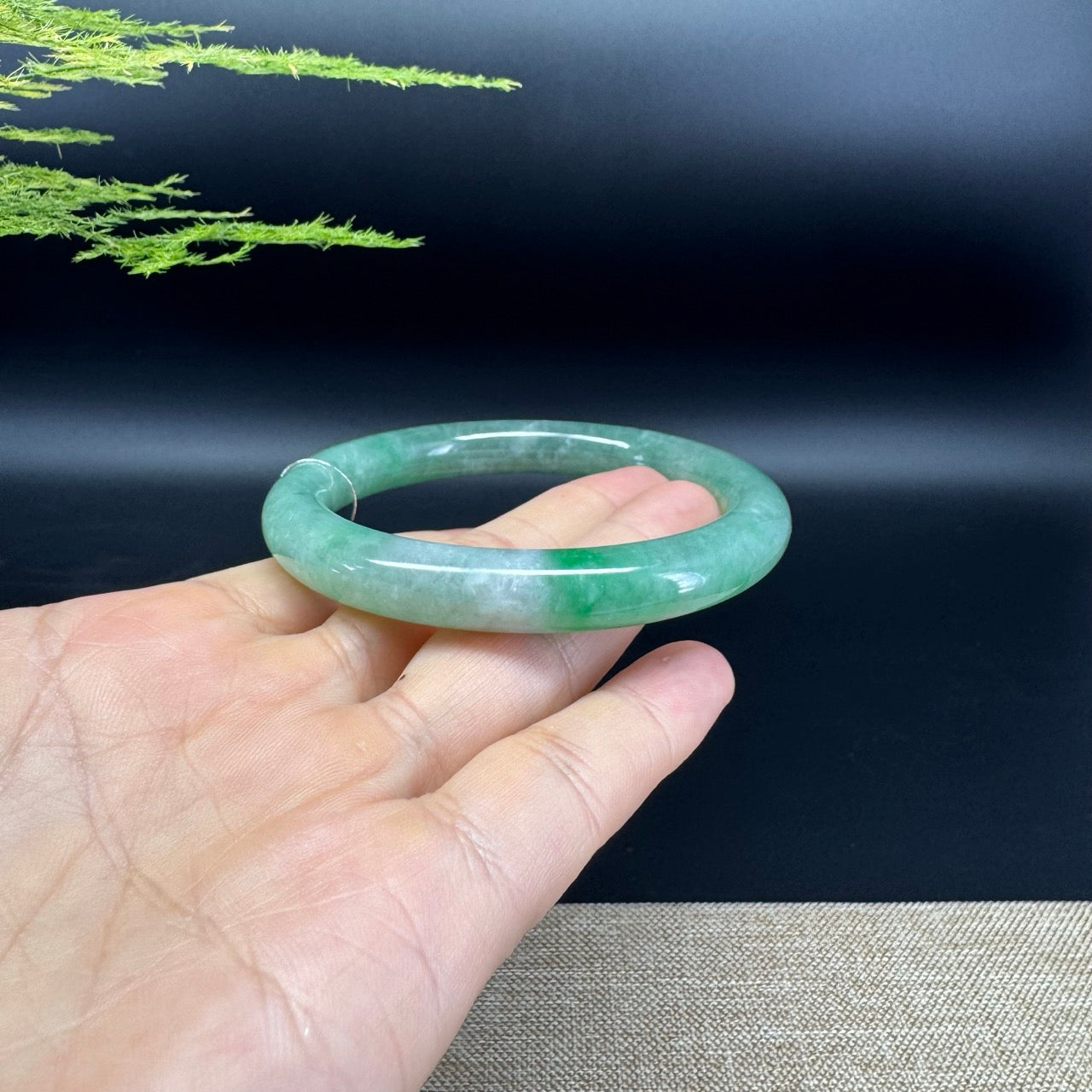 Genuine Burmese Green Jadeite Jade Bangle Bracelet ( 59.7mm )