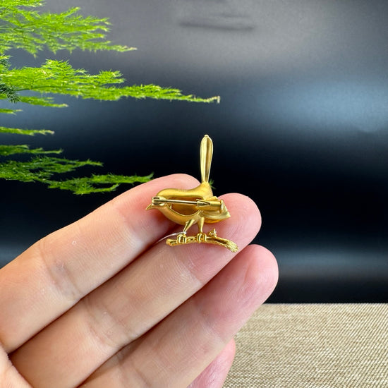 RealJade® "Lucky Bird Oval Jade" 18k Yellow Gold Green Jade Classic Pendant Necklace