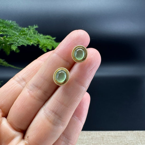 RealJade® 18k Yellow Gold Apple Green Jadeite Jade Oval Earrings