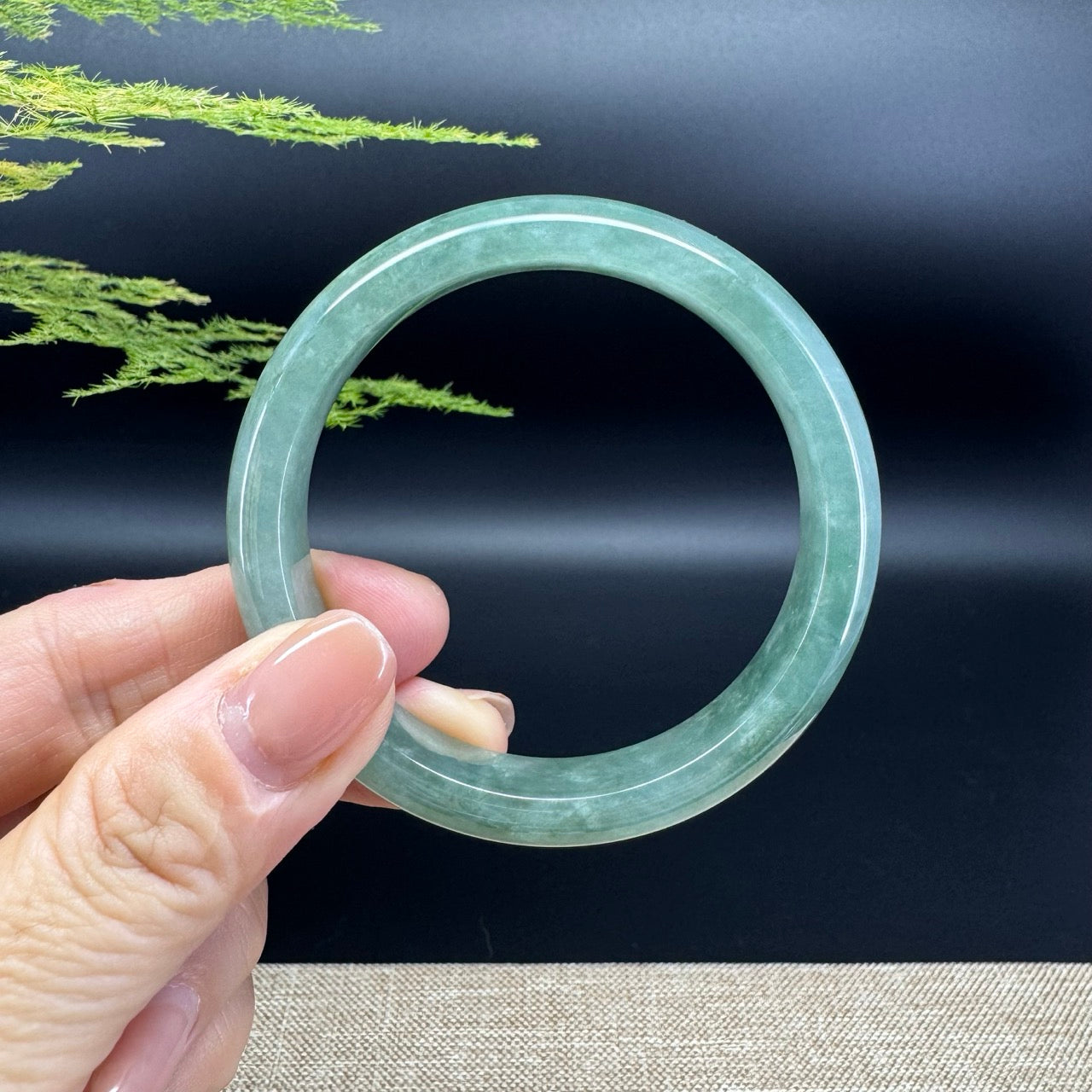 Genuine Burmese Spicy Green Jade Jadeite Bangle Bracelet ( 54.3mm )
