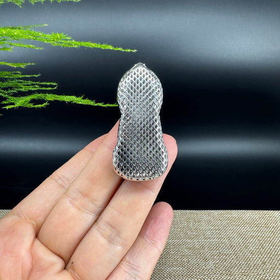 High-end 18K White Gold Guatemala Green Jadeite Jade Guanyin Pendant with Diamond