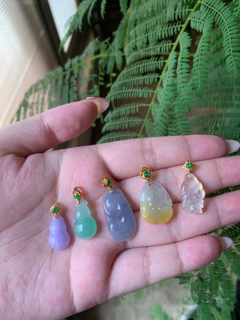 "Live" 18k Yellow Gold Custom Green Hulu Pendant Ruyi Bail