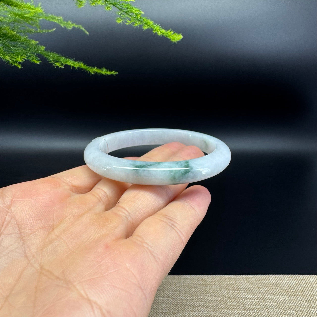 Genuine Burmese Green Jade Jadeite Bangle Bracelet ( 55.3mm )