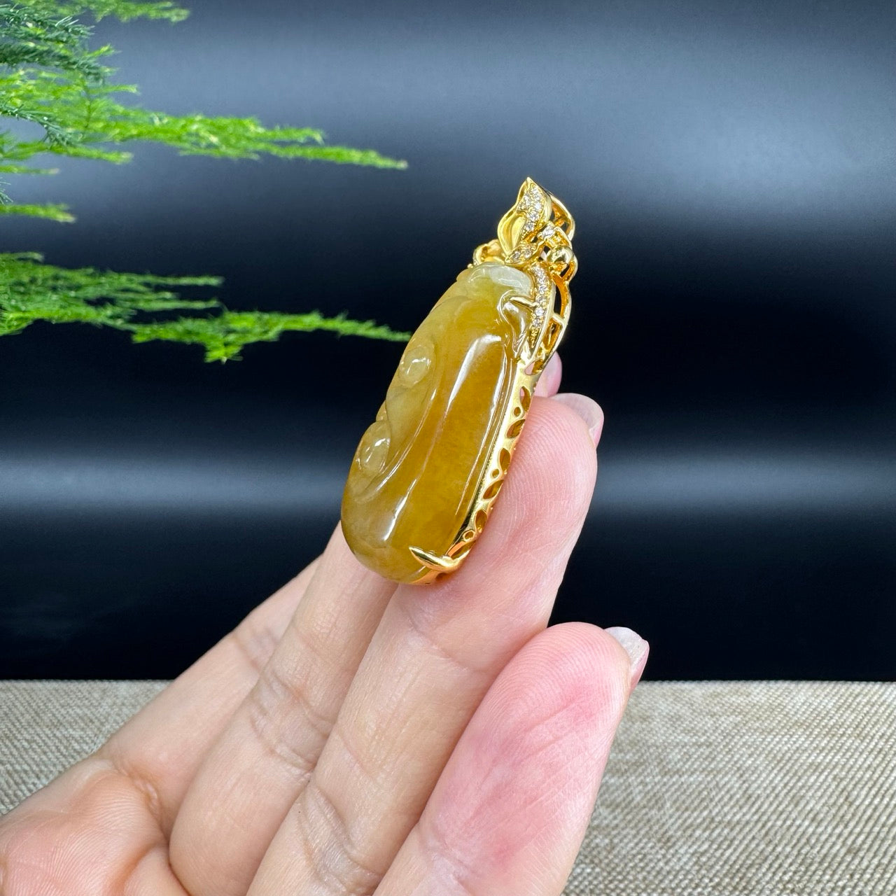 RealJade® Co. High-end 18K Yellow Gold Honey yellow Jadeite Jade Ru Yi Pendant