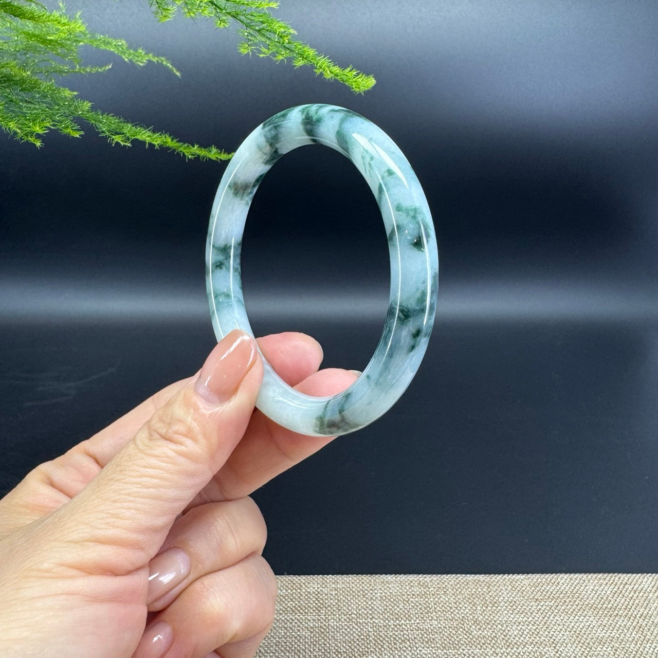 Genuine Burmese Green Jade Jadeite Bangle Bracelet ( 55.2mm )