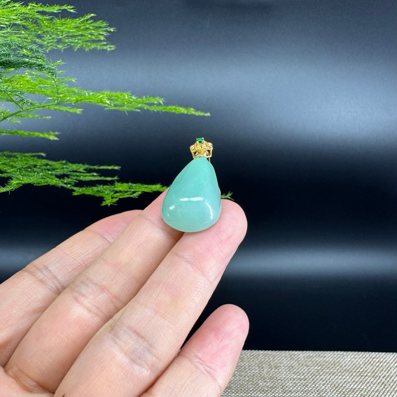 18K Yellow Gold Green Jadeite Jade Shou Tao Pendant with Diamond