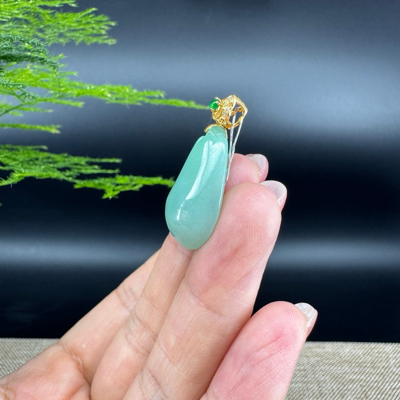 18K Yellow Gold Green Jadeite Jade Shou Tao Pendant with Diamond