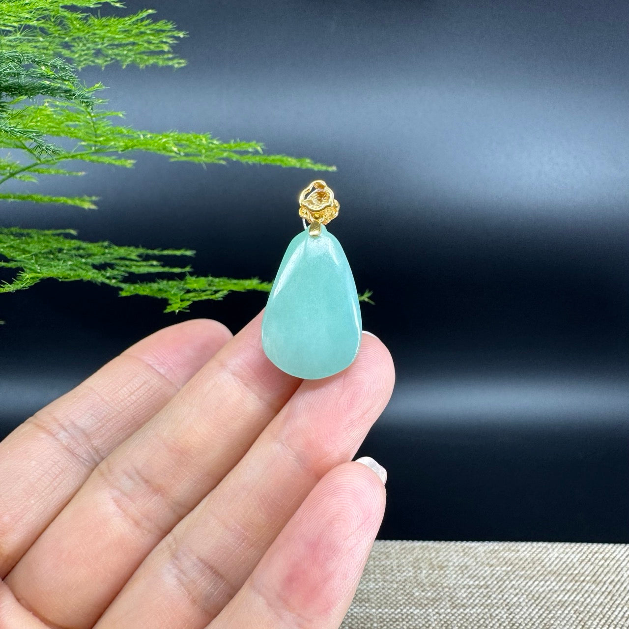 18K Yellow Gold Green Jadeite Jade Shou Tao Pendant with Diamond