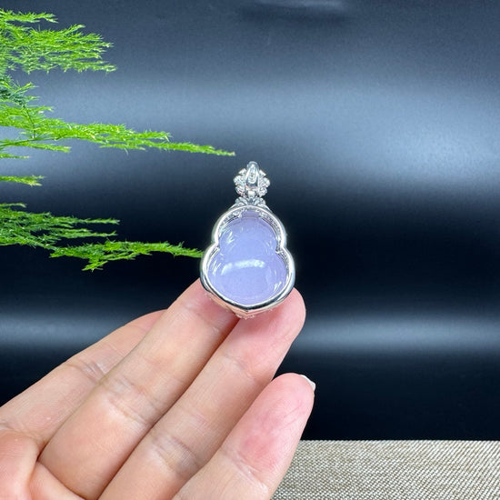 RealJade® Co. 18K White Gold Genuine Lavender Jadeite Jade Hu Lu Necklace