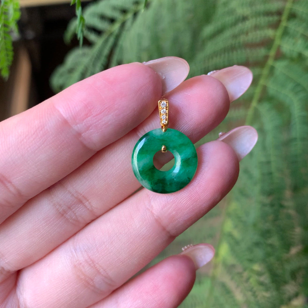 "Live" 18K Yellow Gold Custom Spicy Green KouKou Pendant Gold Setting