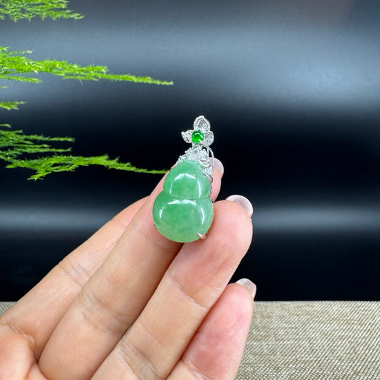 RealJade® Co. Genuine Green Jadeite Jade Good Luck Hulu Bottle Gourd Necklace With 18K White Gold Bail
