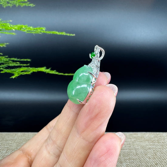 RealJade® Co. Genuine Green Jadeite Jade Good Luck Hulu Bottle Gourd Necklace With 18K White Gold Bail