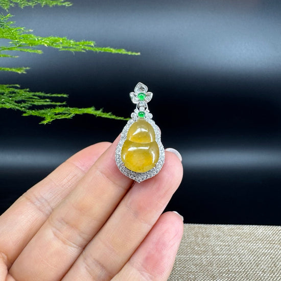 RealJade® Co. 18K White Gold Genuine Honey Yellow Jadeite Jade Hu Lu Necklace